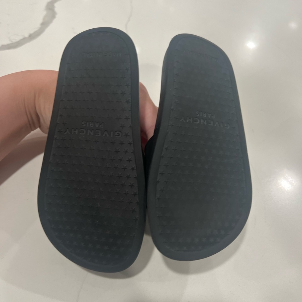 Givenchy slides - Picture 2 of 4